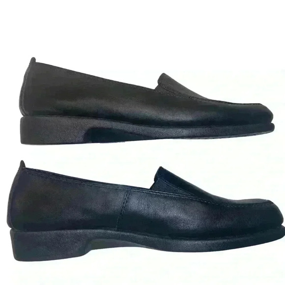 Hush Puppies O2 Black Leather Slip On Flex Flats Loafers Women's 8.5M - Picture 1 of 9